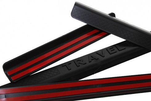 Накладки порогов НИВА TRAVEL черные
